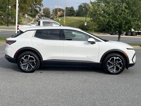 New 2026 Chevrolet Equinox EV LT image 8