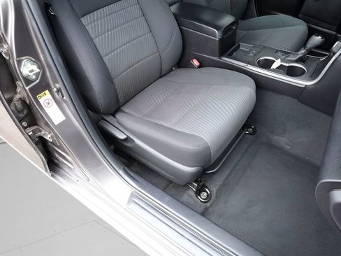 Used 2015 Toyota Camry LE FWD image 23