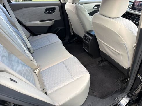 Used 2023 Nissan Rogue SV image 33