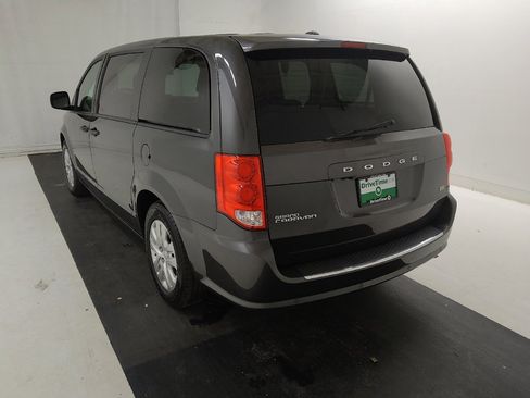 Used 2019 Dodge Grand Caravan SE w/ UConnect Hands-Free Group FWD image 5