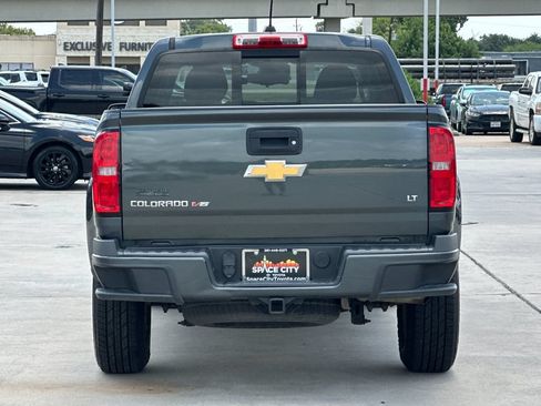 Used 2017 Chevrolet Colorado LT w/ LT Convenience Package RWD image 5