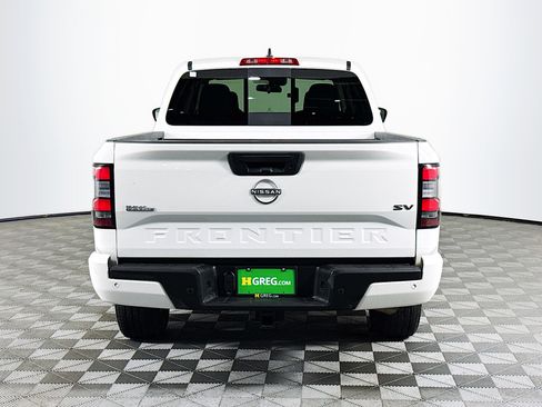Used 2023 Nissan Frontier SV w/ Technology Package RWD image 8
