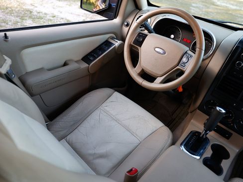 Used 2010 Ford Explorer XLT image 20