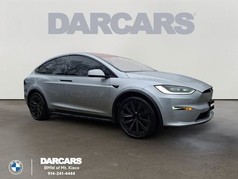 Used 2024 Tesla Model X image 1
