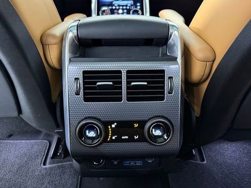 Used 2019 Land Rover Range Rover Sport Supercharged AWD/4WD image 23