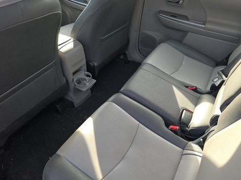 Used 2017 Toyota Prius V Five w/ Carpet Mat Package FWD image 8