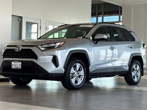 Certified 2025 Toyota RAV4 XLE AWD/4WD image 8