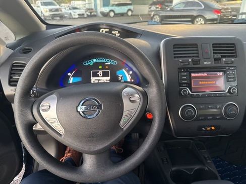 Used 2017 Nissan Leaf S image 6