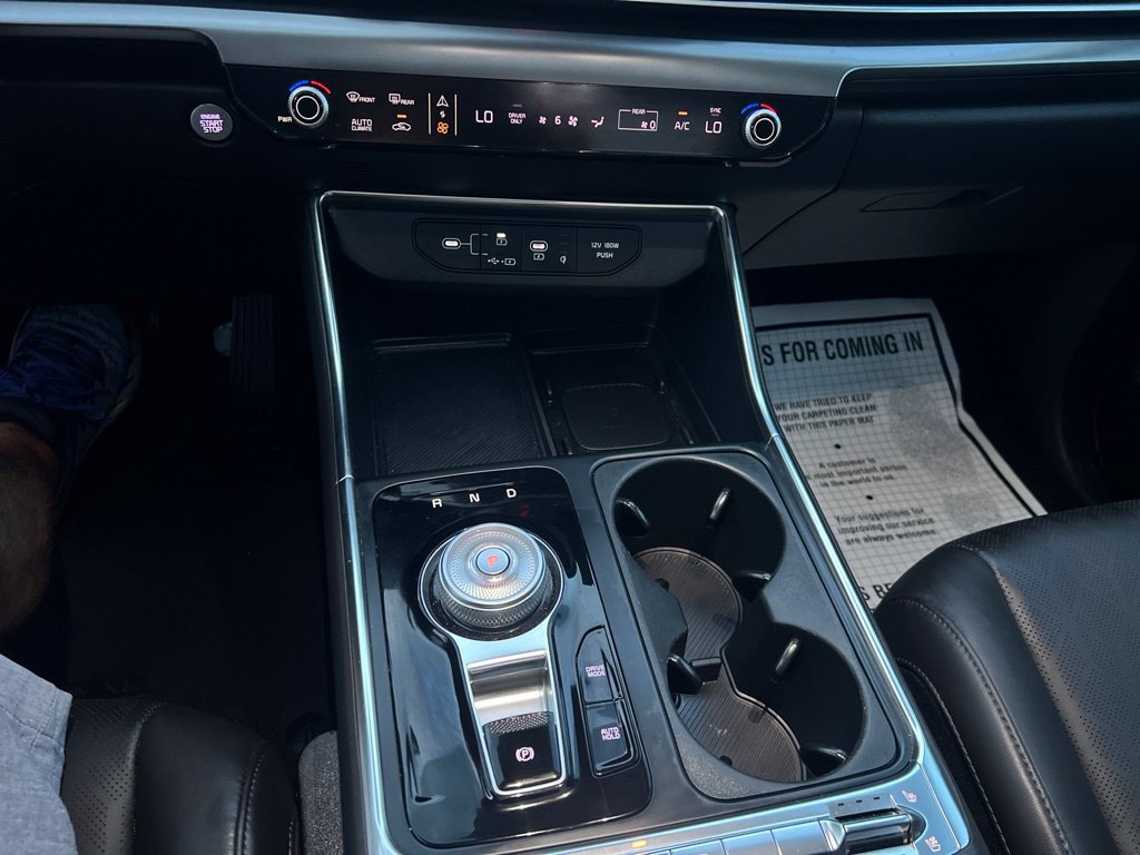 Used 2025 Kia Carnival SX w/ SX Dark Edition Package FWD image 30