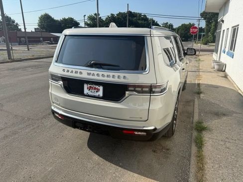 Used 2022 Jeep Grand Wagoneer Series III AWD/4WD image 6