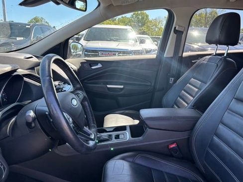 Used 2017 Ford Escape Titanium FWD image 10