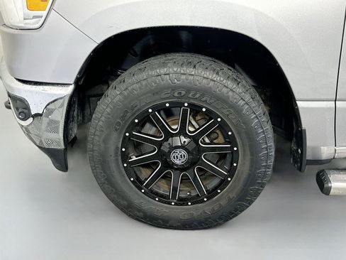 Used 2019 RAM 1500 Big Horn AWD/4WD image 30