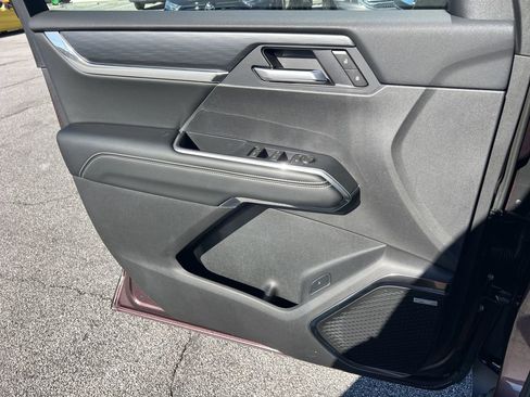 New 2026 GMC Acadia Elevation image 13