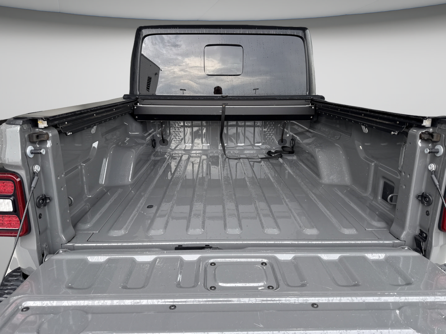 Used 2022 Jeep Gladiator Rubicon w/ LED Lighting Group AWD/4WD image 11