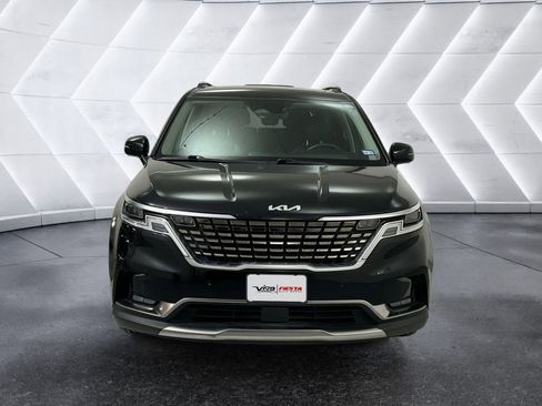 Used 2022 Kia Carnival SX Prestige image 2