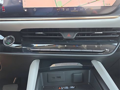 New 2025 Buick Envision Avenir image 13