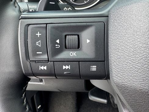 Used 2025 Nissan Rogue SV AWD/4WD image 21