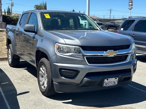 Used 2020 Chevrolet Colorado LT RWD image 2