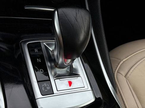 Used 2018 INFINITI QX30 Premium w/ Navigation Package image 29