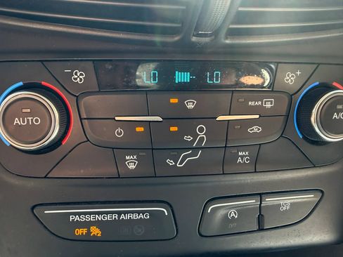 Used 2017 Ford Escape SE AWD/4WD image 21
