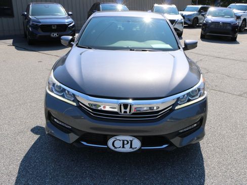 Used 2017 Honda Accord Sport image 11