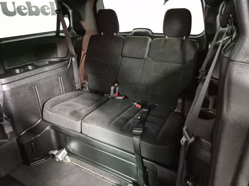 Used 2019 Dodge Grand Caravan SE FWD image 25