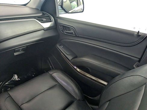 Used 2017 Chevrolet Suburban LT RWD image 39