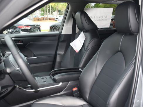 New 2026 Toyota Highlander XLE AWD/4WD image 7