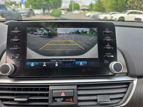 Used 2021 Honda Accord Touring image 17