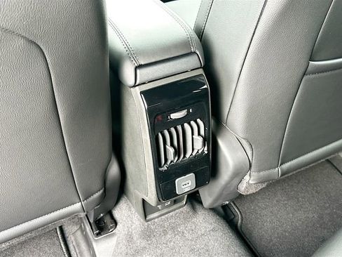 New 2026 Jeep Compass Latitude image 17