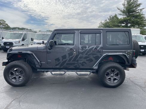 Used 2017 Jeep Wrangler Unlimited Sport w/ Dual Top Group AWD/4WD image 2