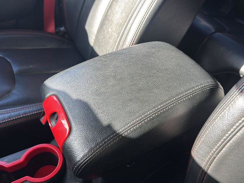 Used 2017 Jeep Wrangler Unlimited Rubicon image 14