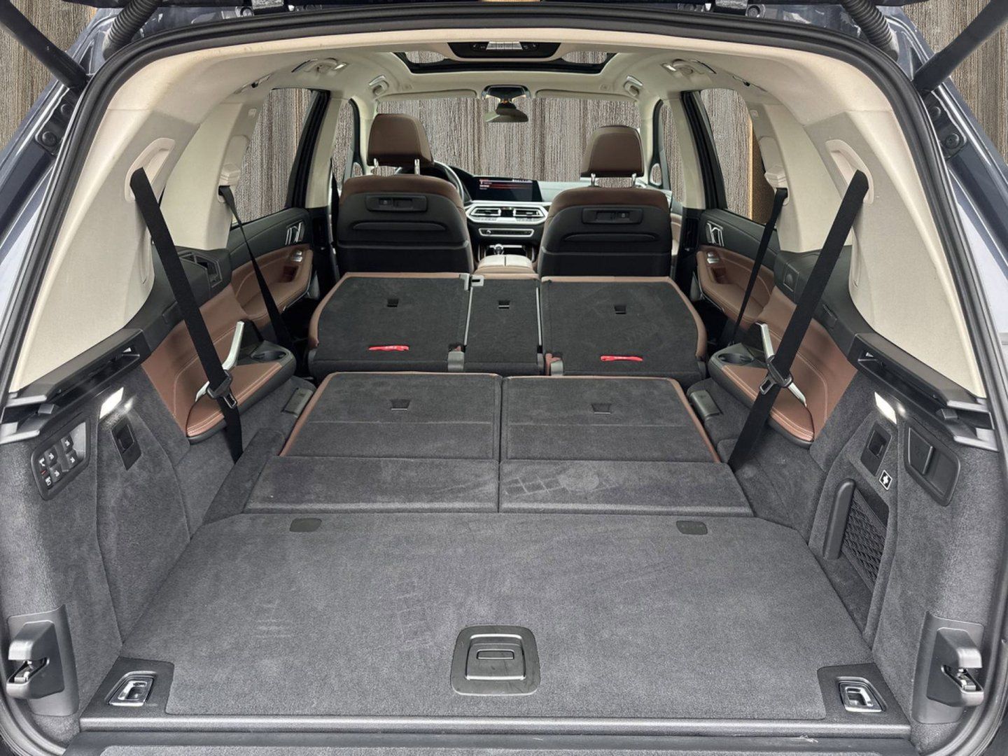 Used 2020 BMW X7 xDrive50i w/ Cold Weather Package AWD/4WD image 41