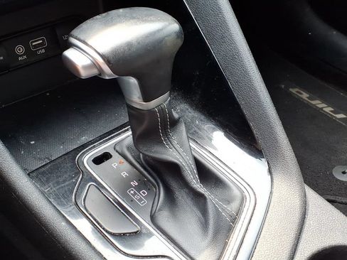 Used 2017 Kia Niro FWD image 19