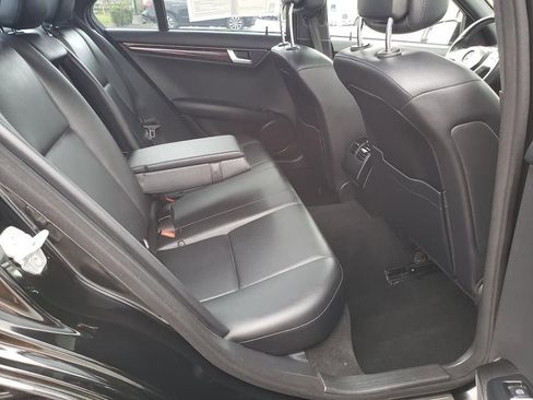 Used 2013 Mercedes-Benz C 300 4MATIC Sedan image 32
