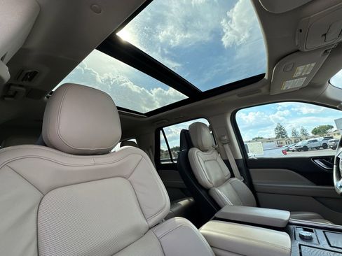 Used 2024 Lincoln Navigator Reserve AWD/4WD image 24
