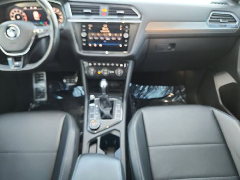 Used 2019 Volkswagen Tiguan SEL R-Line w/ 3rd Row Seat Package image 21