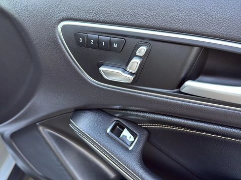 Used 2018 Mercedes-Benz GLA 250 4MATIC image 18