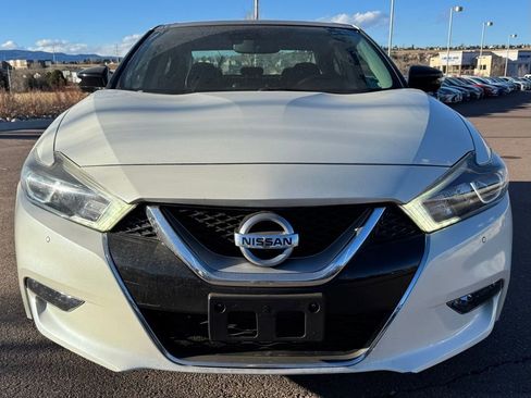 Used 2017 Nissan Maxima Platinum w/ Interior Lighting Package image 2