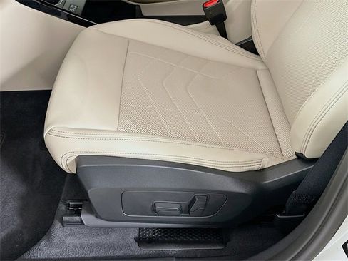 Used 2025 BMW X1 xDrive28i w/ Convenience Package image 26