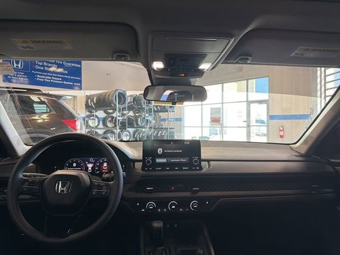 Certified 2025 Honda Accord SE image 4