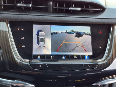 Used 2023 Cadillac XT6 Premium Luxury w/ Platinum Package FWD image 8