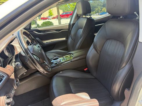 Used 2021 Maserati Ghibli S RWD image 37