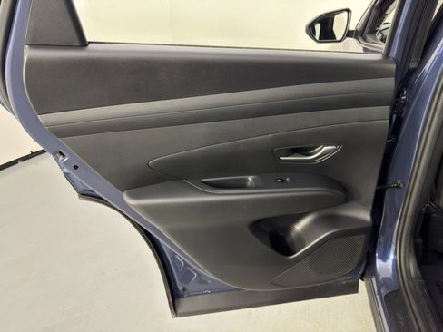 Used 2025 Hyundai Tucson SE image 40