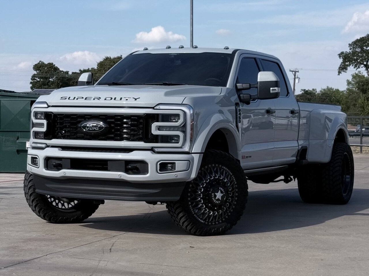 Used 2025 Ford F450 Platinum w/ Platinum Plus Package AWD/4WD image 1