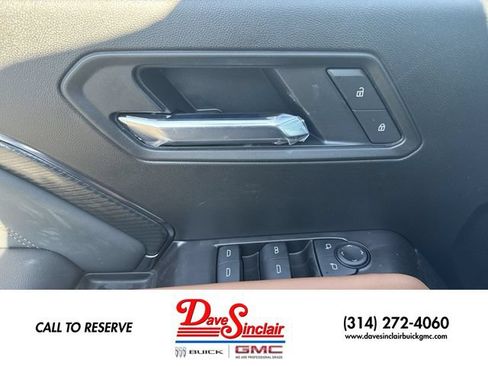 New 2026 GMC Canyon AT4 AWD/4WD image 13