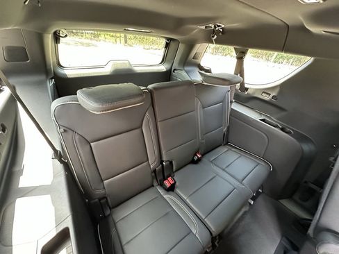 New 2026 Chevrolet Suburban Premier image 17