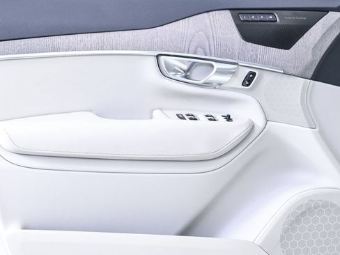 Certified 2023 Volvo XC90 B6 Plus w/ Protection Package Premier AWD/4WD image 8