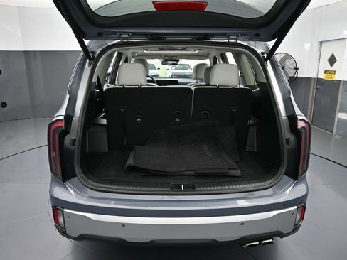 Used 2024 Kia Telluride EX w/ EX Captain's Chair Package image 42