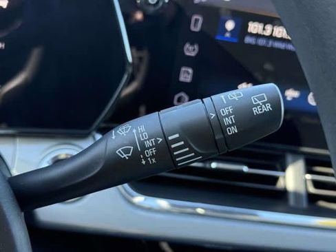 Certified 2025 Chevrolet Trax LT image 21